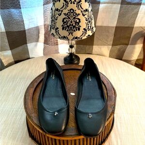 Kate Spade Black Women's Flats
🔥SOLD ON ANOTHER PLATFORM 🔥